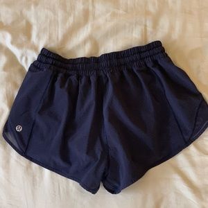 Navy lululemon Hotty Hot Short 2.5